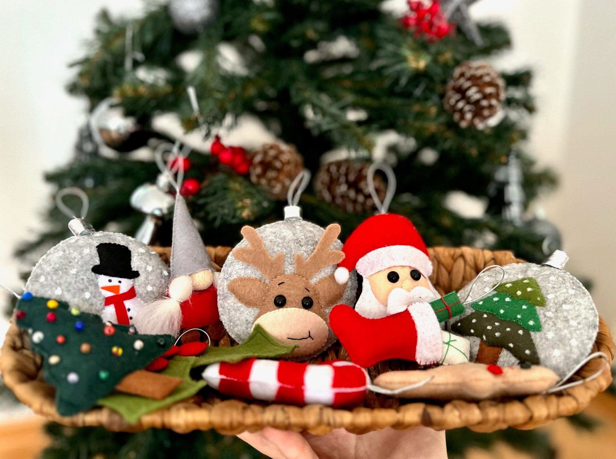 Wooden Christmas Tree & Felt Ornaments